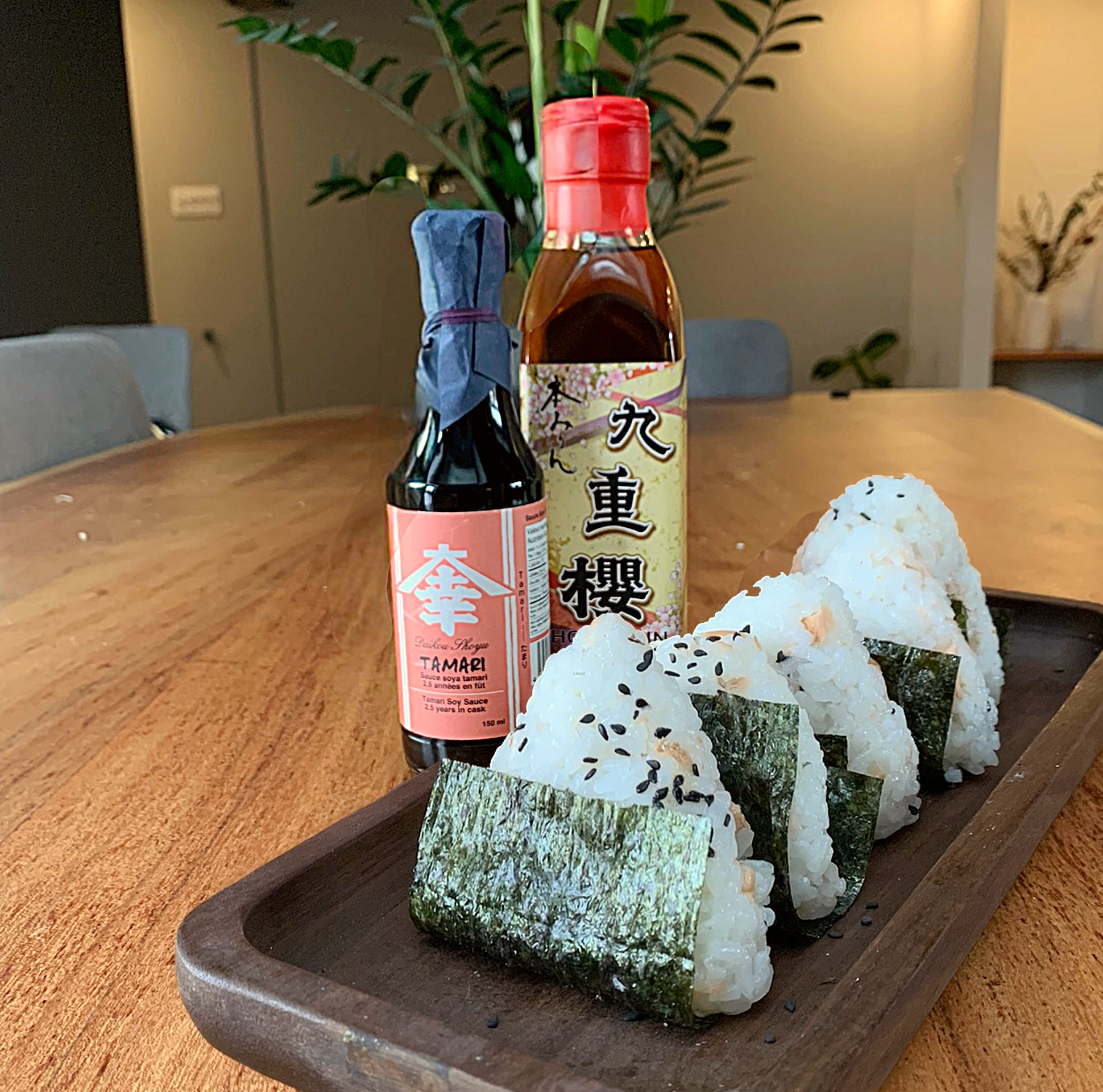 Recette d'onigiri au saumon teriyaki avec Tamari et Hon Mirin